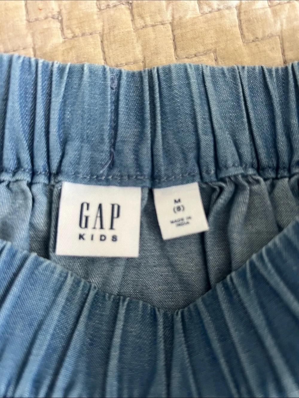 Girl’s Gap soft denim skirt. Size M. Like new!